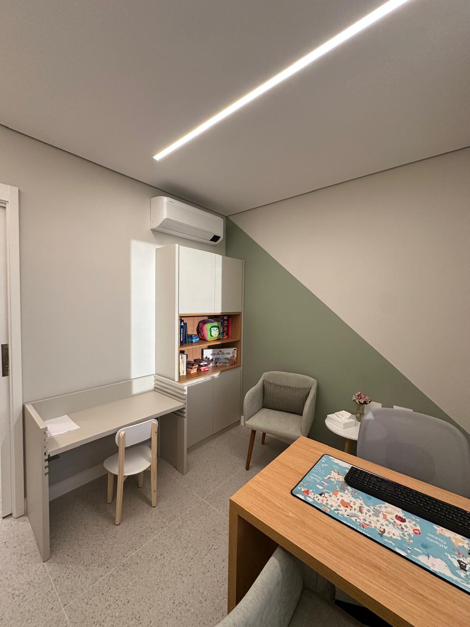Sala de espera confortável no consultório Integramente